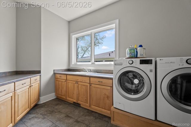 28195 Elba Drive, Grosse Ile Township, MI 48138