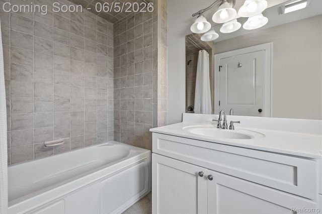 28195 Elba Drive, Grosse Ile Township, MI 48138
