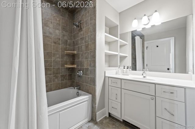 28195 Elba Drive, Grosse Ile Township, MI 48138