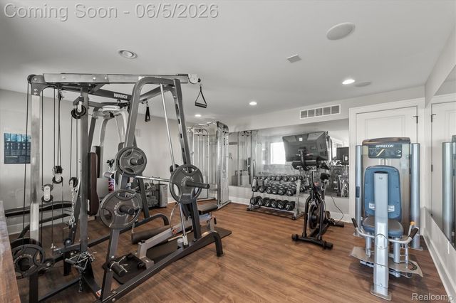 28195 Elba Drive, Grosse Ile Township, MI 48138
