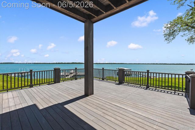 28195 Elba Drive, Grosse Ile Township, MI 48138