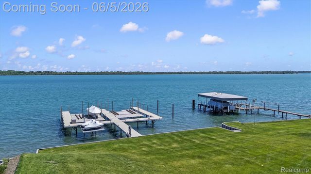 28195 Elba Drive, Grosse Ile Township, MI 48138