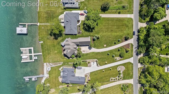 28195 Elba Drive, Grosse Ile Township, MI 48138