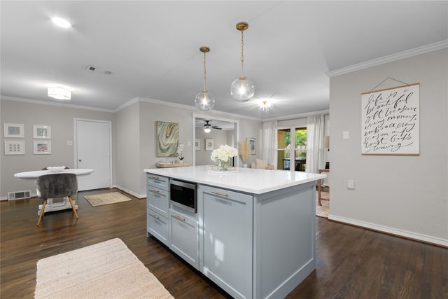 11621 Tuscany Way, Dallas, TX 75218