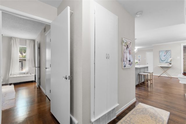 11621 Tuscany Way, Dallas, TX 75218