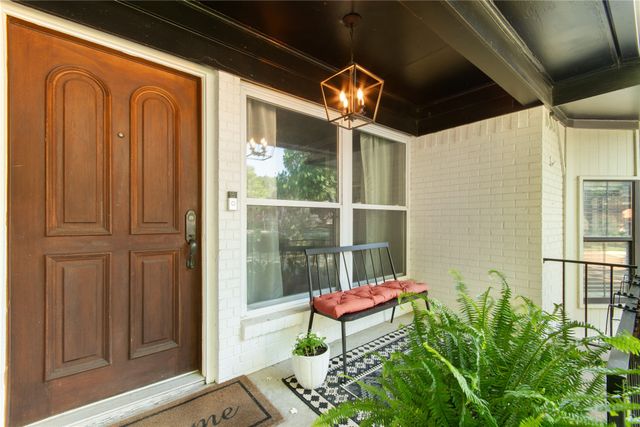 11621 Tuscany Way, Dallas, TX 75218