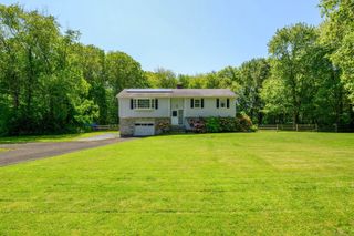 74 Blueberry Lane, Southbury, CT 06488