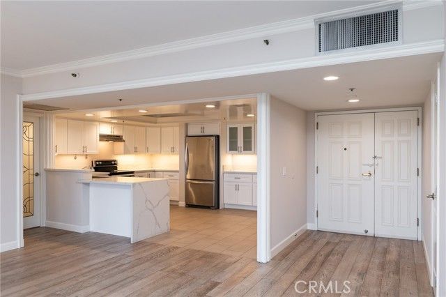 345 Pioneer 502, Glendale, CA 91203