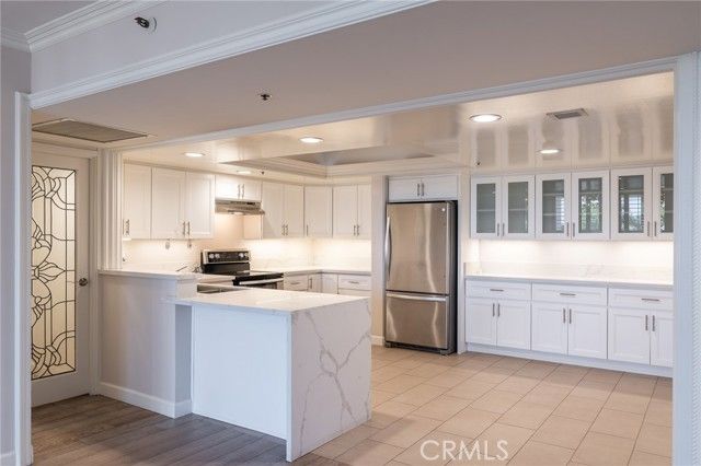 345 Pioneer 502, Glendale, CA 91203