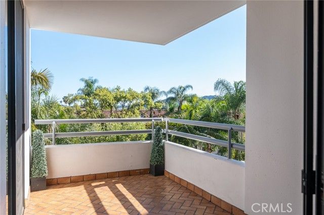 345 Pioneer 502, Glendale, CA 91203