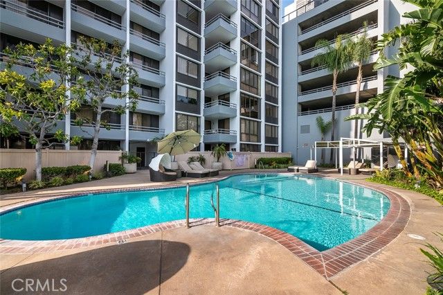 345 Pioneer 502, Glendale, CA 91203