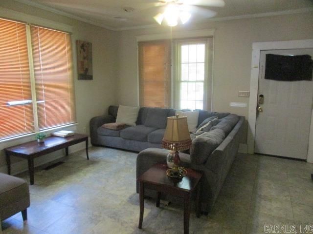 1608 S Oak Street, Pine Bluff, AR 71603