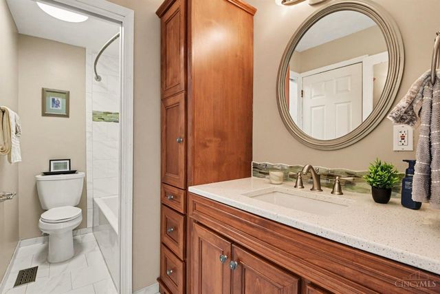 5564 Oliver Court, Sharonville, OH 45241