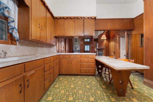 441 Houghton Avenue, Marlin, TX 76661