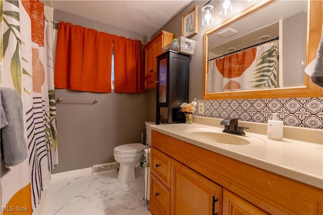 5613 Thunderbird Circle NW, North Canton, OH 44720