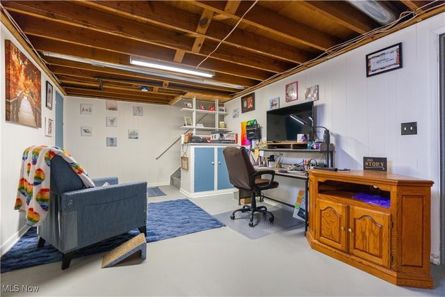 5613 Thunderbird Circle NW, North Canton, OH 44720