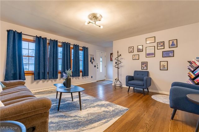 5613 Thunderbird Circle NW, North Canton, OH 44720