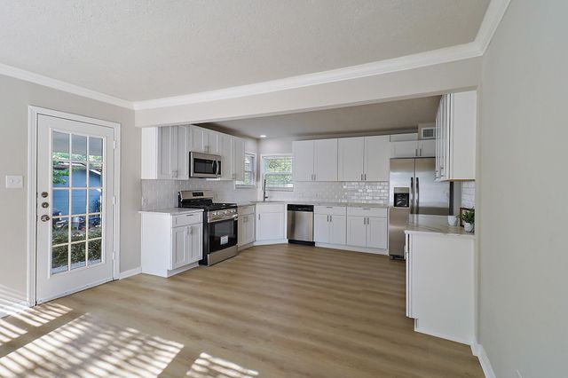 200 Scott Street, Baytown, TX 77520