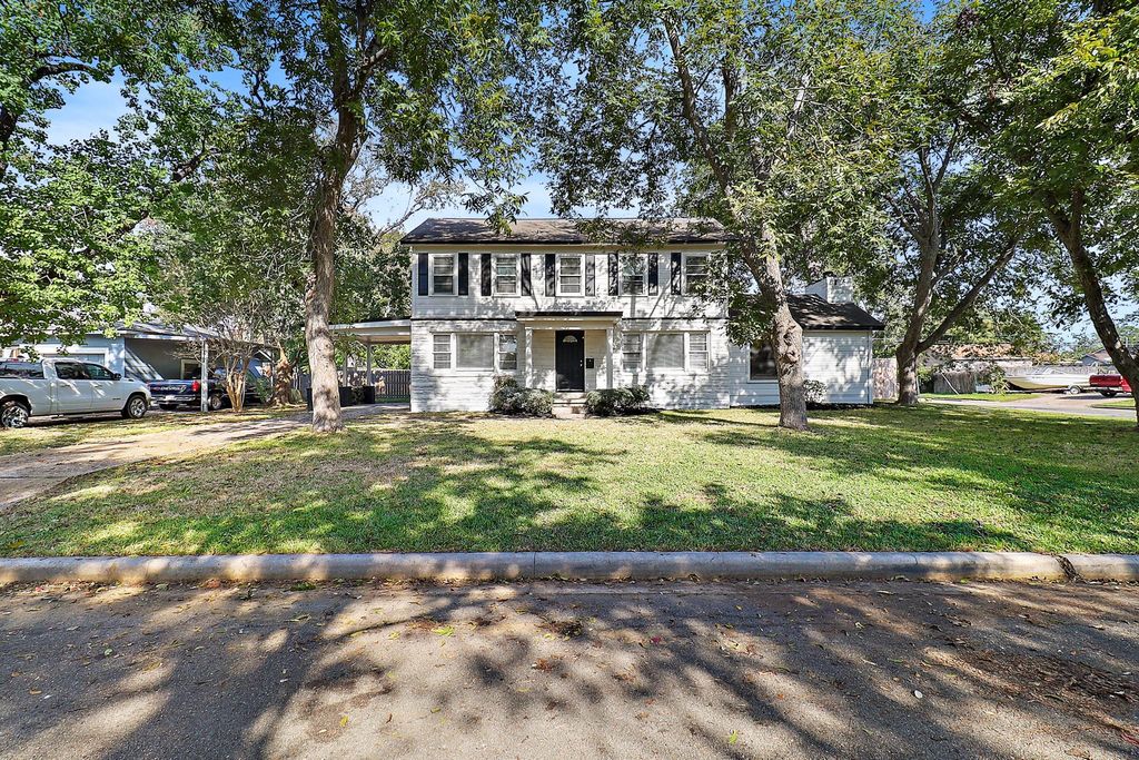 200 Scott Street, Baytown, TX 77520