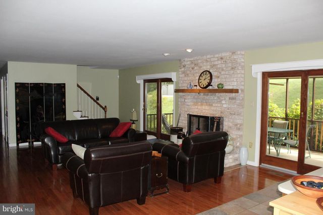 250 INDIAN LN, Boyertown, PA 19512