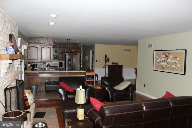 250 INDIAN LN, Boyertown, PA 19512