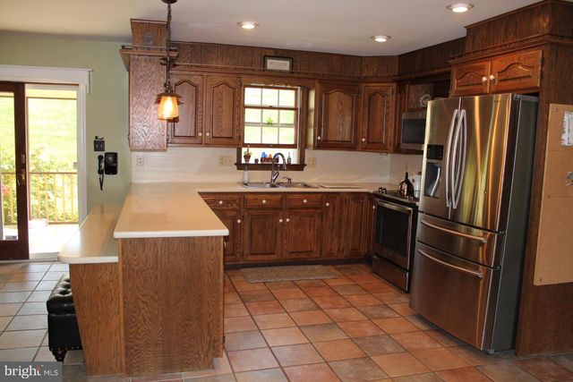 250 INDIAN LN, Boyertown, PA 19512