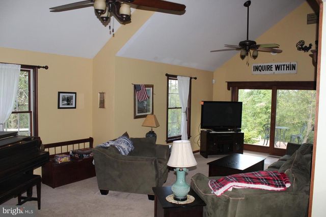 250 INDIAN LN, Boyertown, PA 19512
