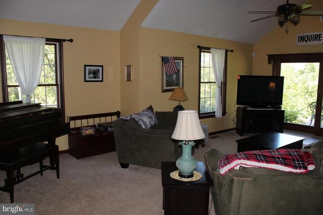 250 INDIAN LN, Boyertown, PA 19512