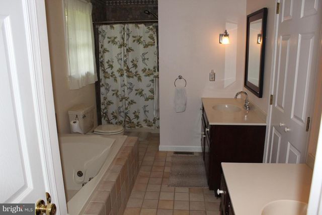250 INDIAN LN, Boyertown, PA 19512