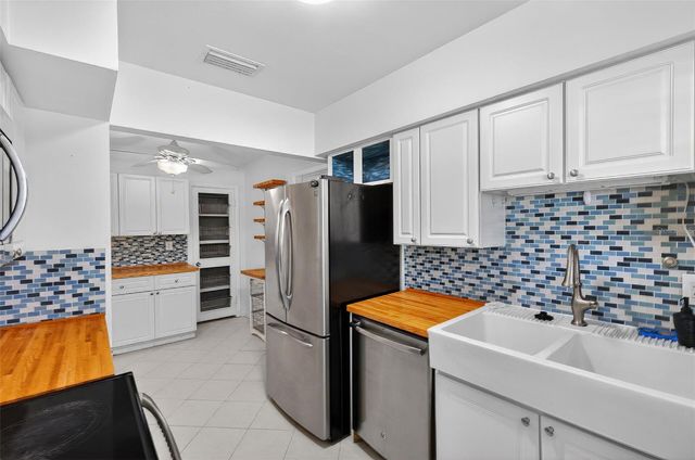 905 PATRICIA AVENUE, Dunedin, FL 34698