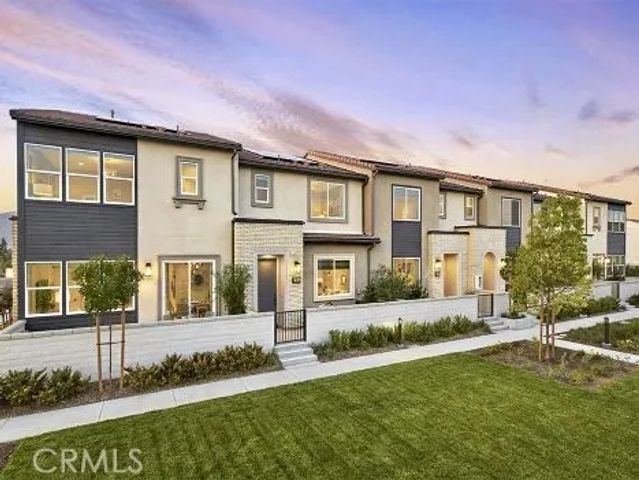 3611 E Moonlight Street 34, Ontario, CA 91761