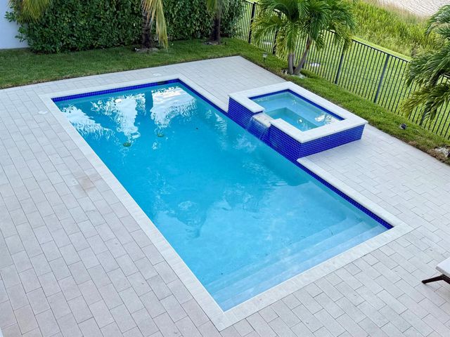 17521 Sparkling River Road, Boca Raton, FL 33496