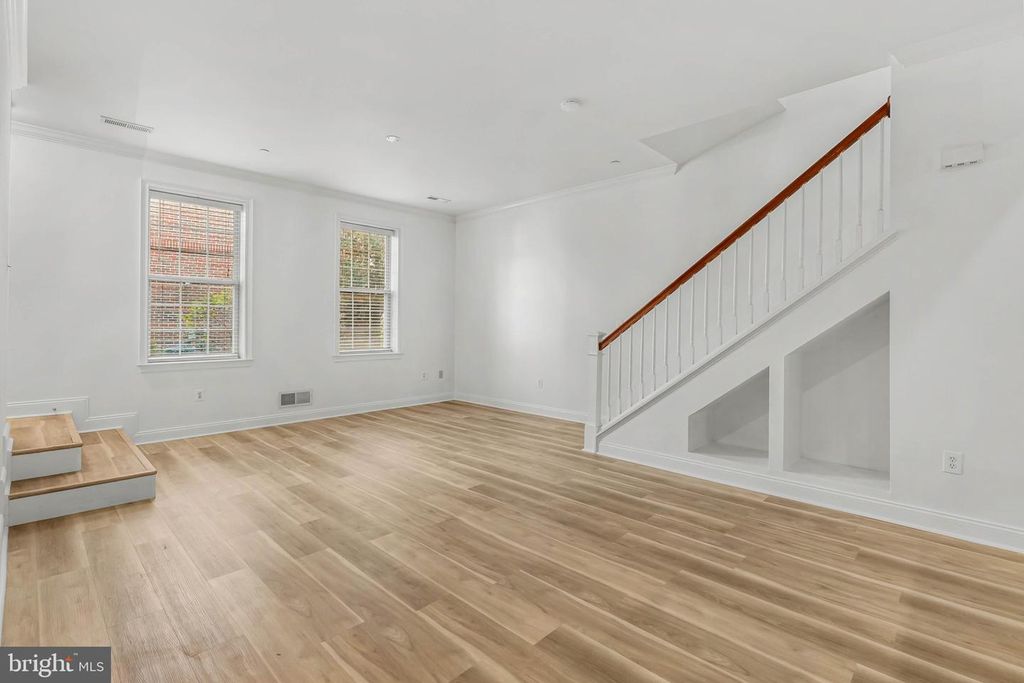 202 CAPTAINS WAY, PHILADELPHIA, PA 19146 — photo 2