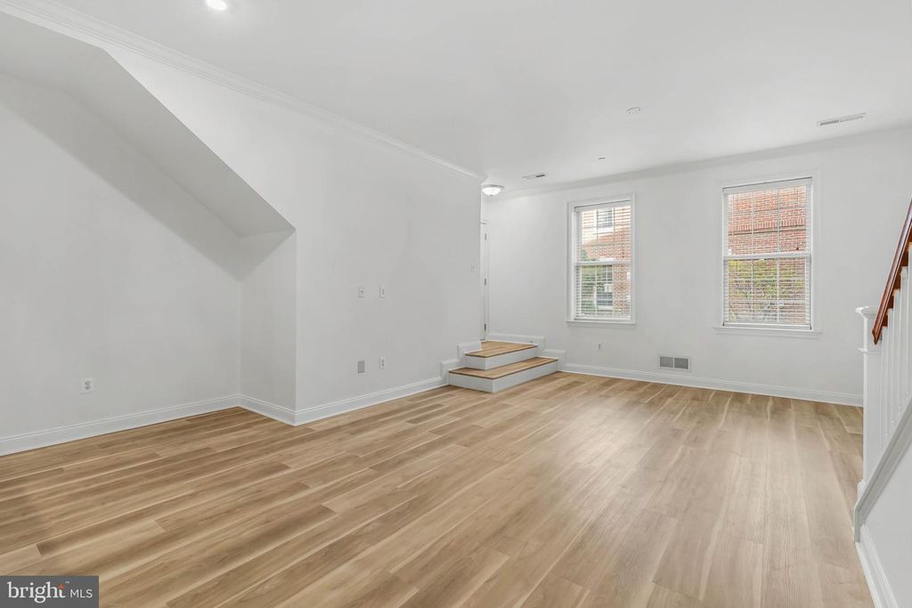 202 CAPTAINS WAY, PHILADELPHIA, PA 19146 — photo 3