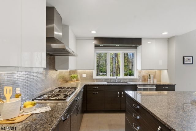 2 Exeter Ln, Morris Twp., NJ 07960