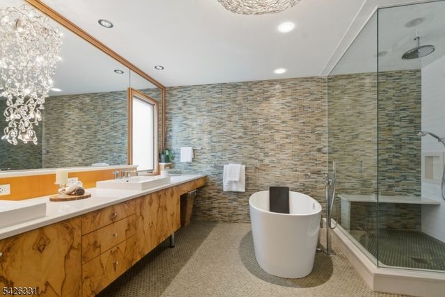 2 Exeter Ln, Morris Twp., NJ 07960