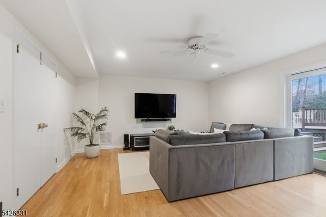 2 Exeter Ln, Morris Twp., NJ 07960