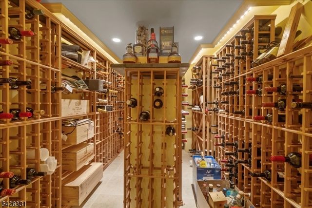 2 Exeter Ln, Morris Twp., NJ 07960