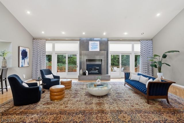 2 Exeter Ln, Morris Twp., NJ 07960