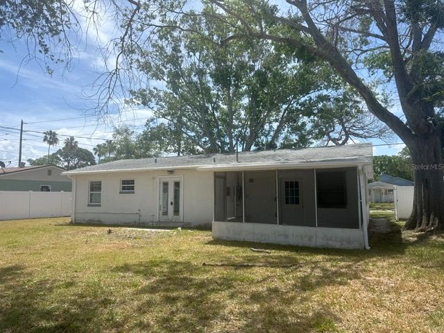 1779 SHORE ACRES BOULEVARD NE, St Petersburg, FL 33703