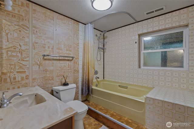 2207 Bremerton Avenue NE, Renton, WA 98059