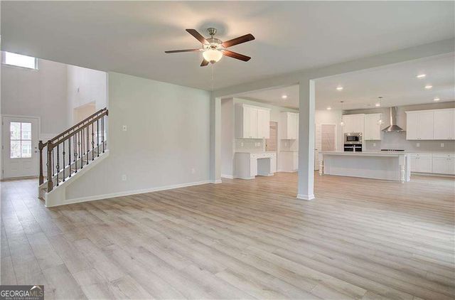 160 Cooper Cove W, Fayetteville, GA 30215