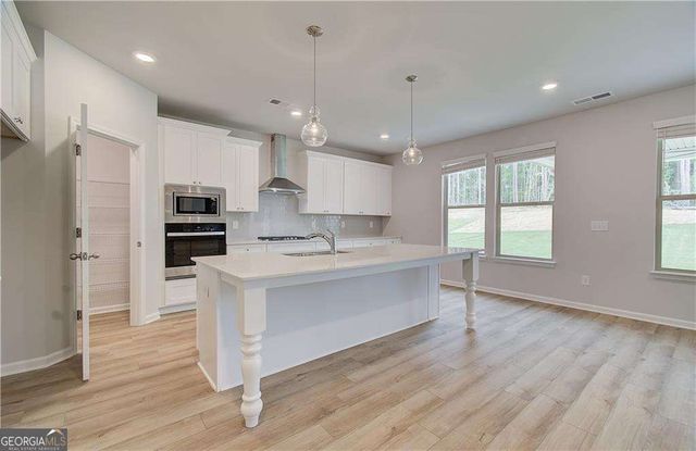 160 Cooper Cove W, Fayetteville, GA 30215