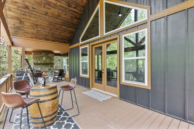 595 Arp Road, Mineral Bluff, GA 30559