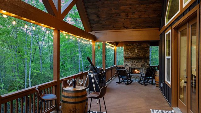 595 Arp Road, Mineral Bluff, GA 30559