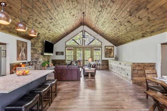 595 Arp Road, Mineral Bluff, GA 30559