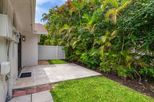 825 Dogwood Drive C, Delray Beach, FL 33483