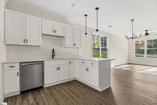 10 N Azalea Street, Liberty, SC 29657