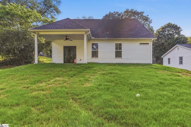10 N Azalea Street, Liberty, SC 29657