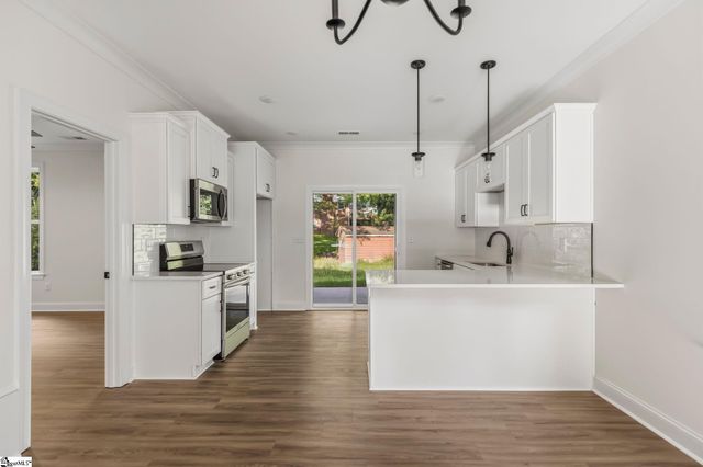 10 N Azalea Street, Liberty, SC 29657